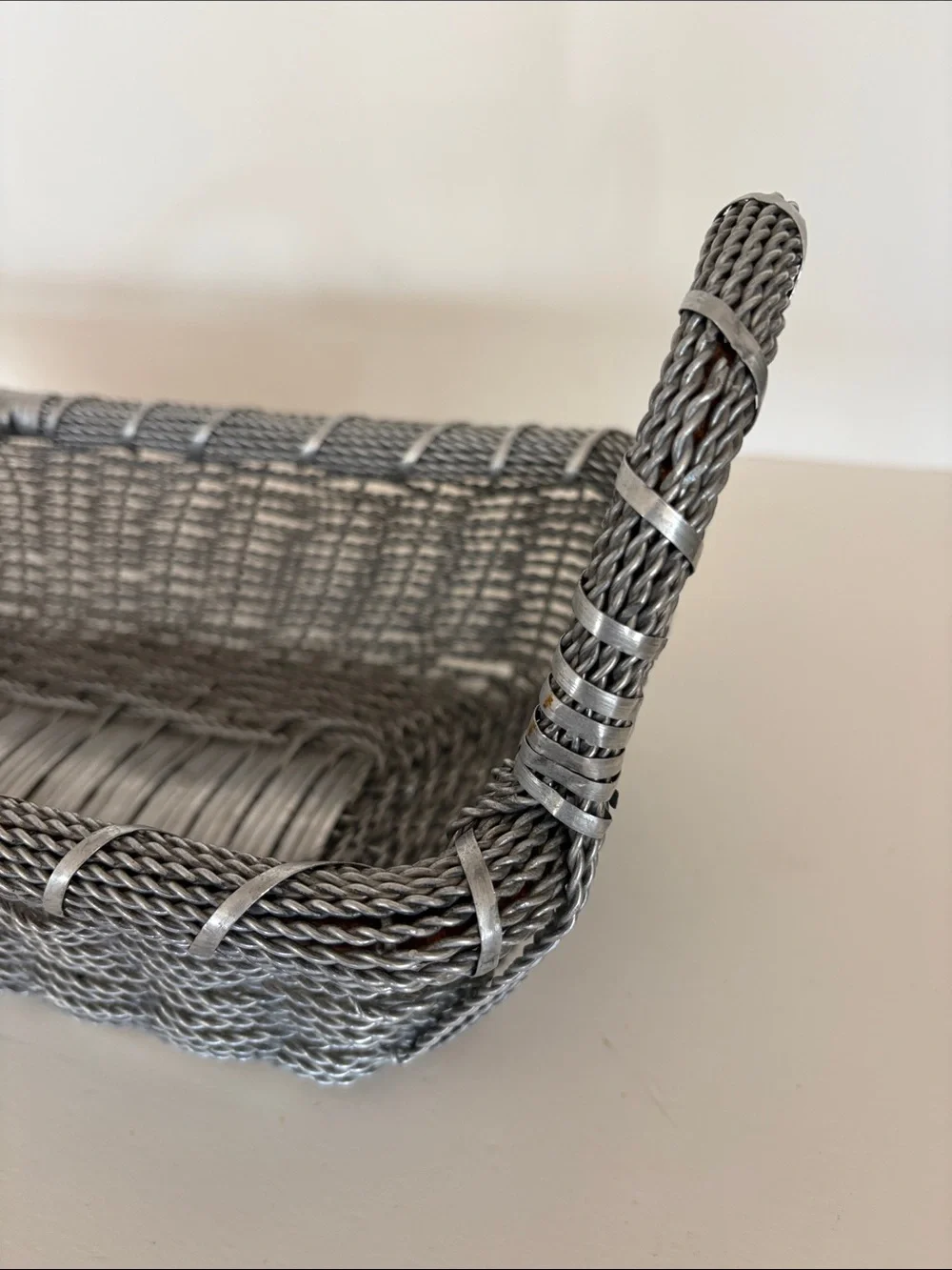 Vintage Gothic weave metal wire rectangular basket with handles